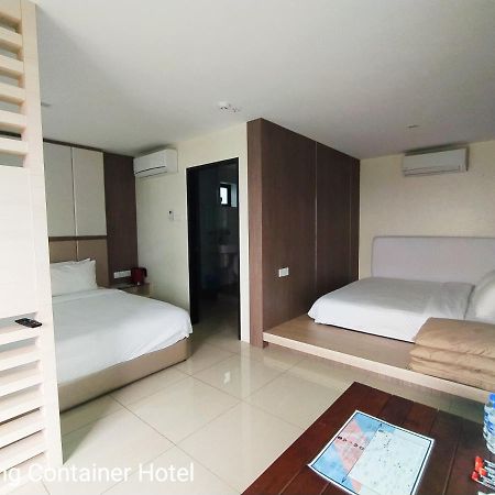 Kluang Container Swimming Pool Hotel Экстерьер фото