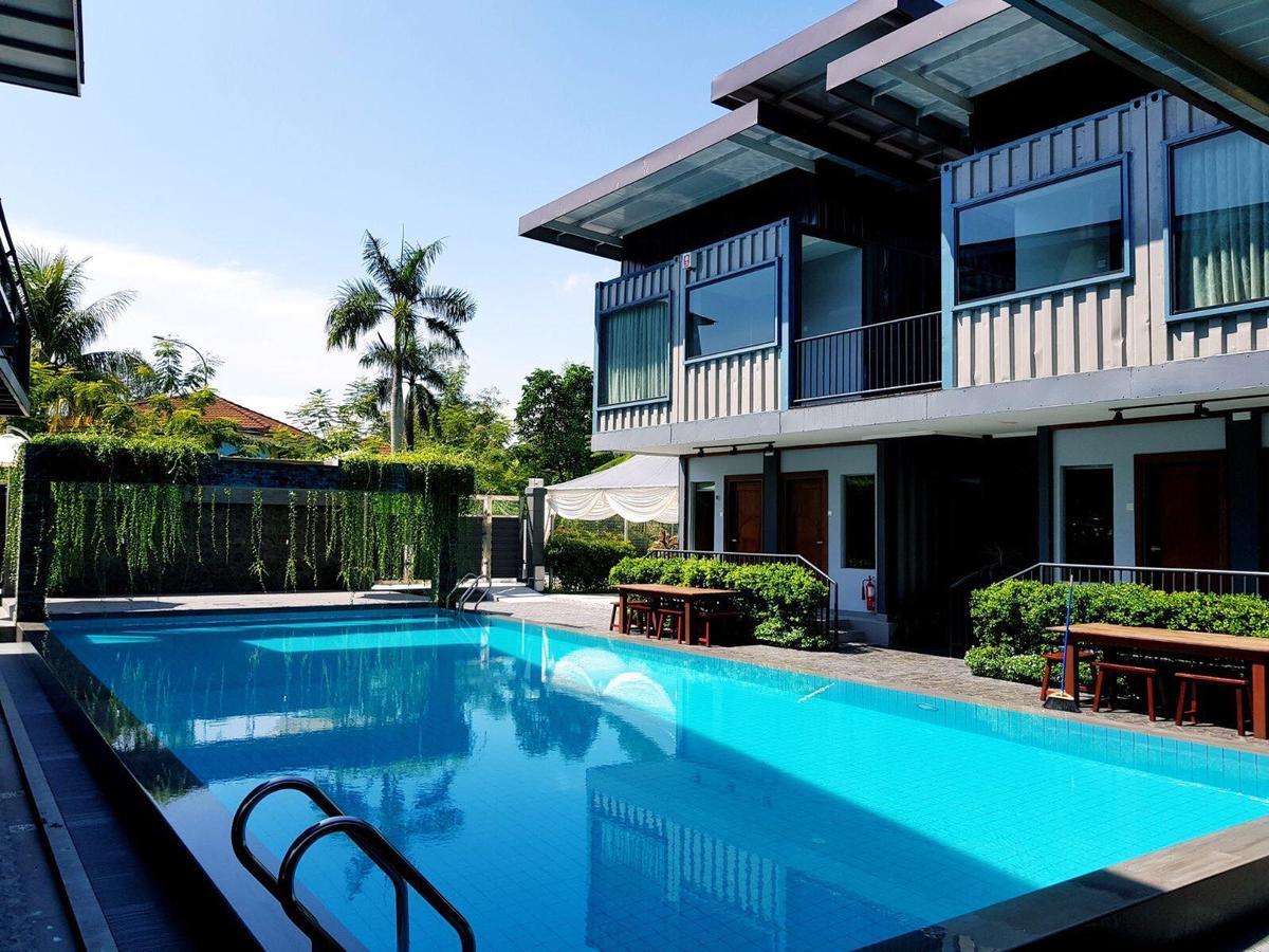 Kluang Container Swimming Pool Hotel Экстерьер фото