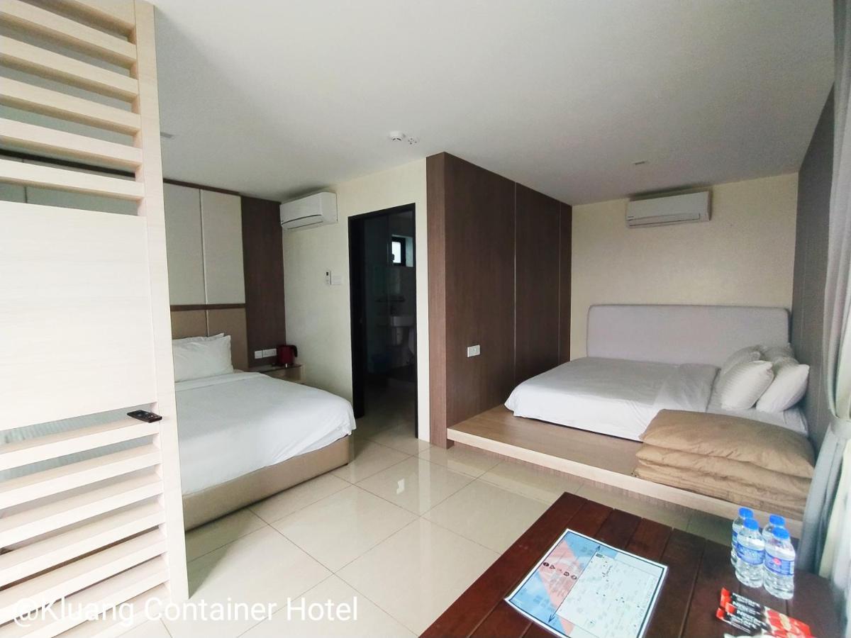 Kluang Container Swimming Pool Hotel Экстерьер фото